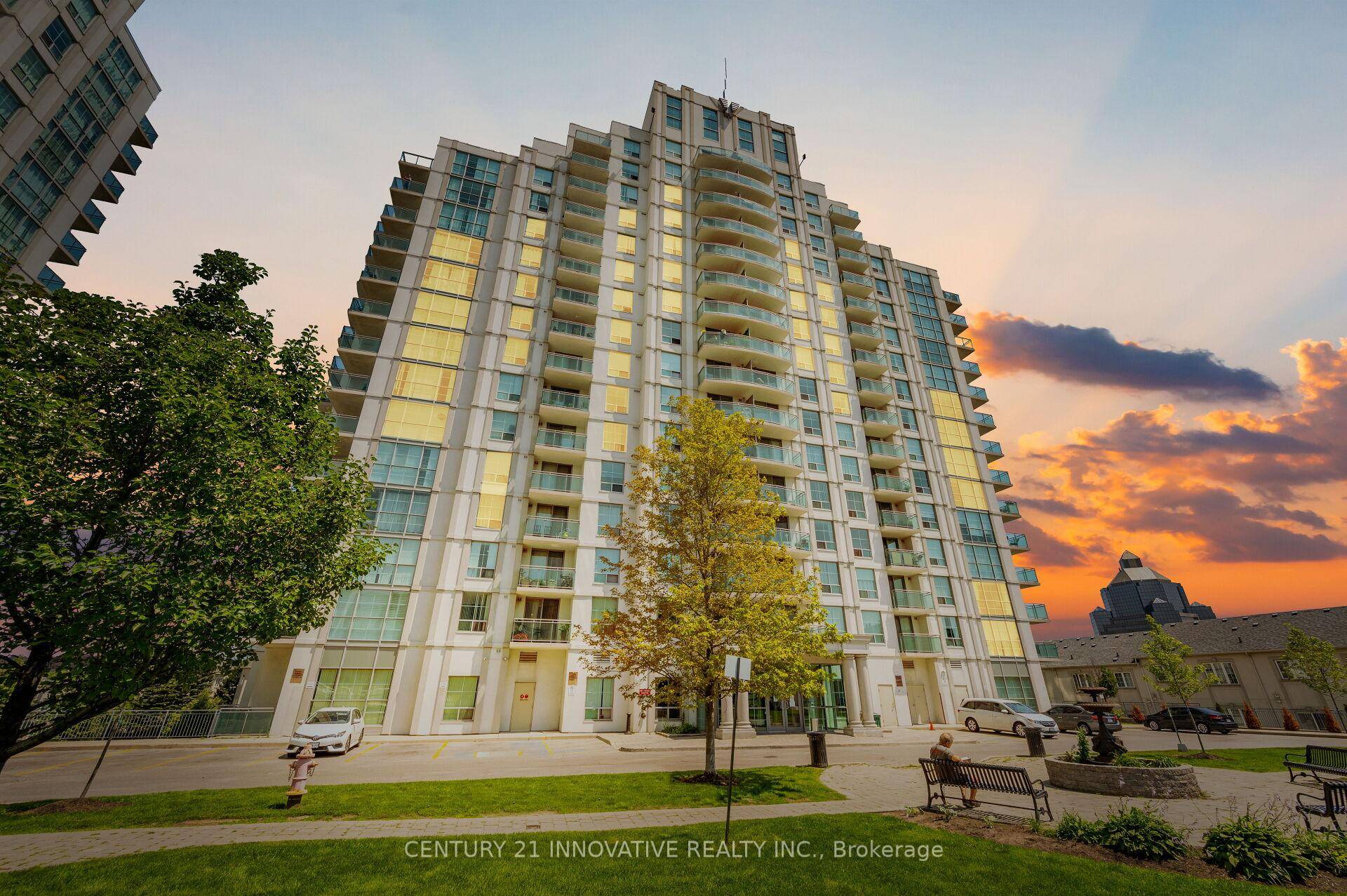 Great Location Penthouse offering unobstructed view from the Balcony.