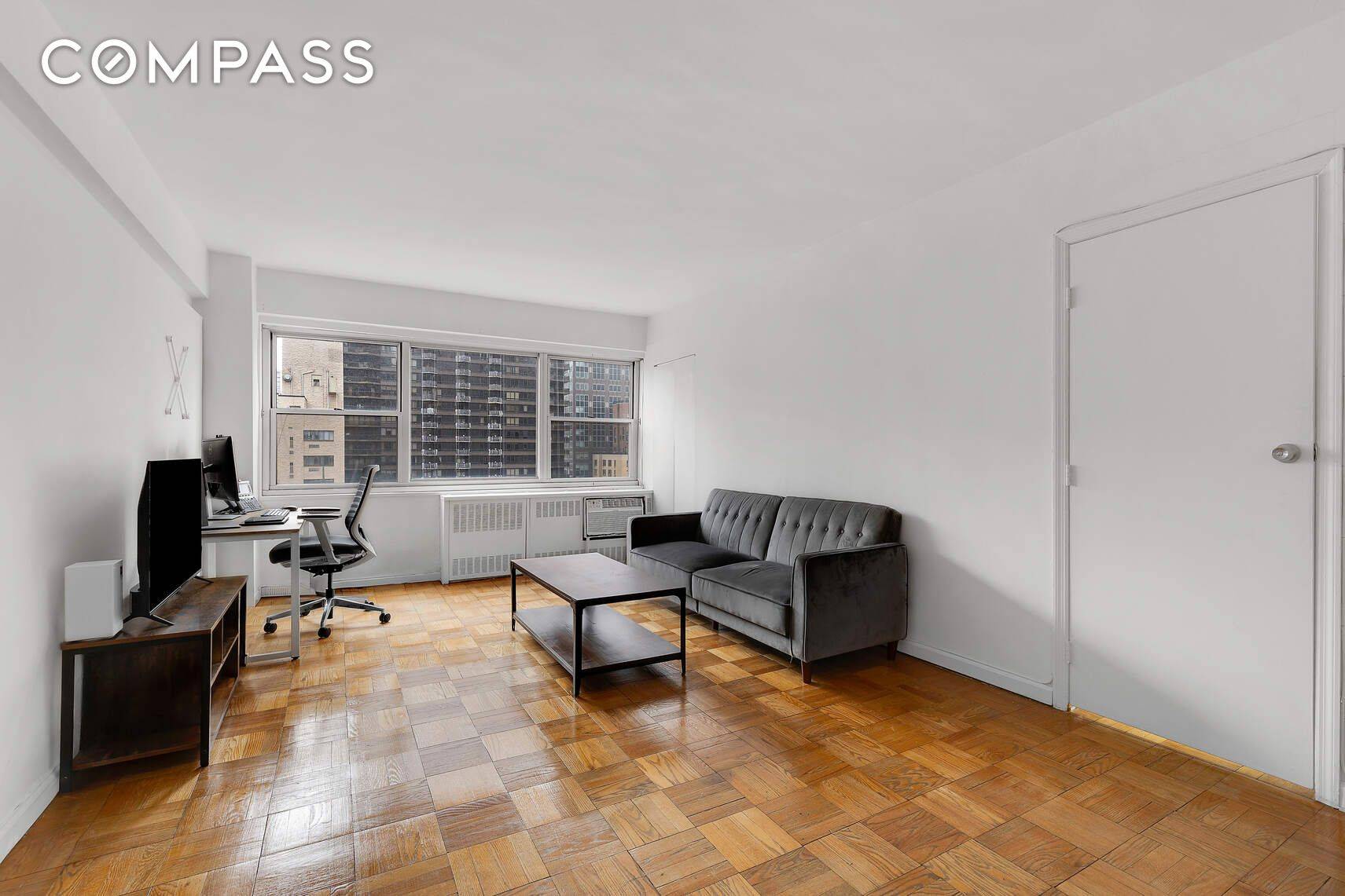 Spacious One Bedroom Condop with Unlimited Subletting and Stunning City amp ; River Views !
