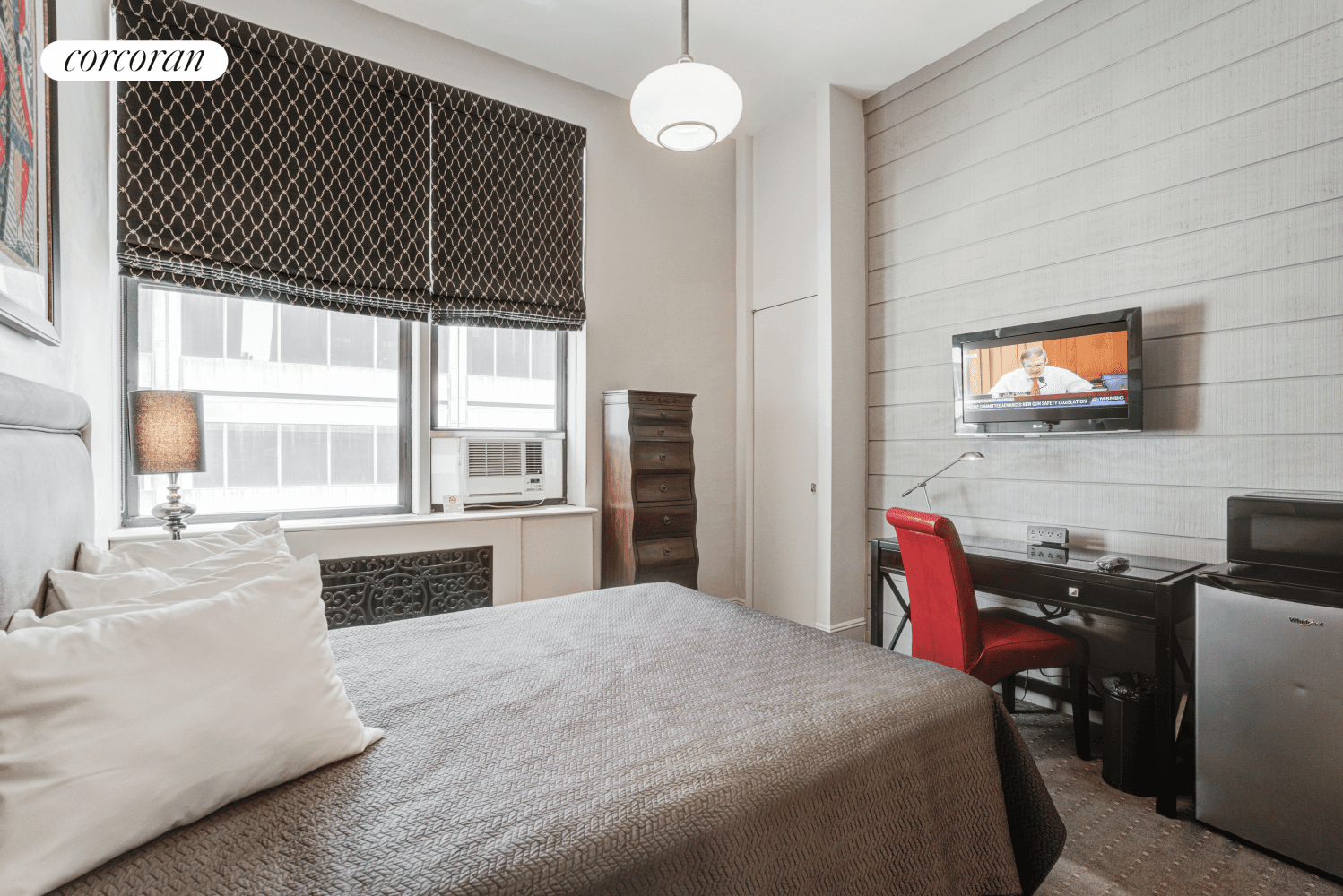 Welcome to our furnished rental studio in Midtown !