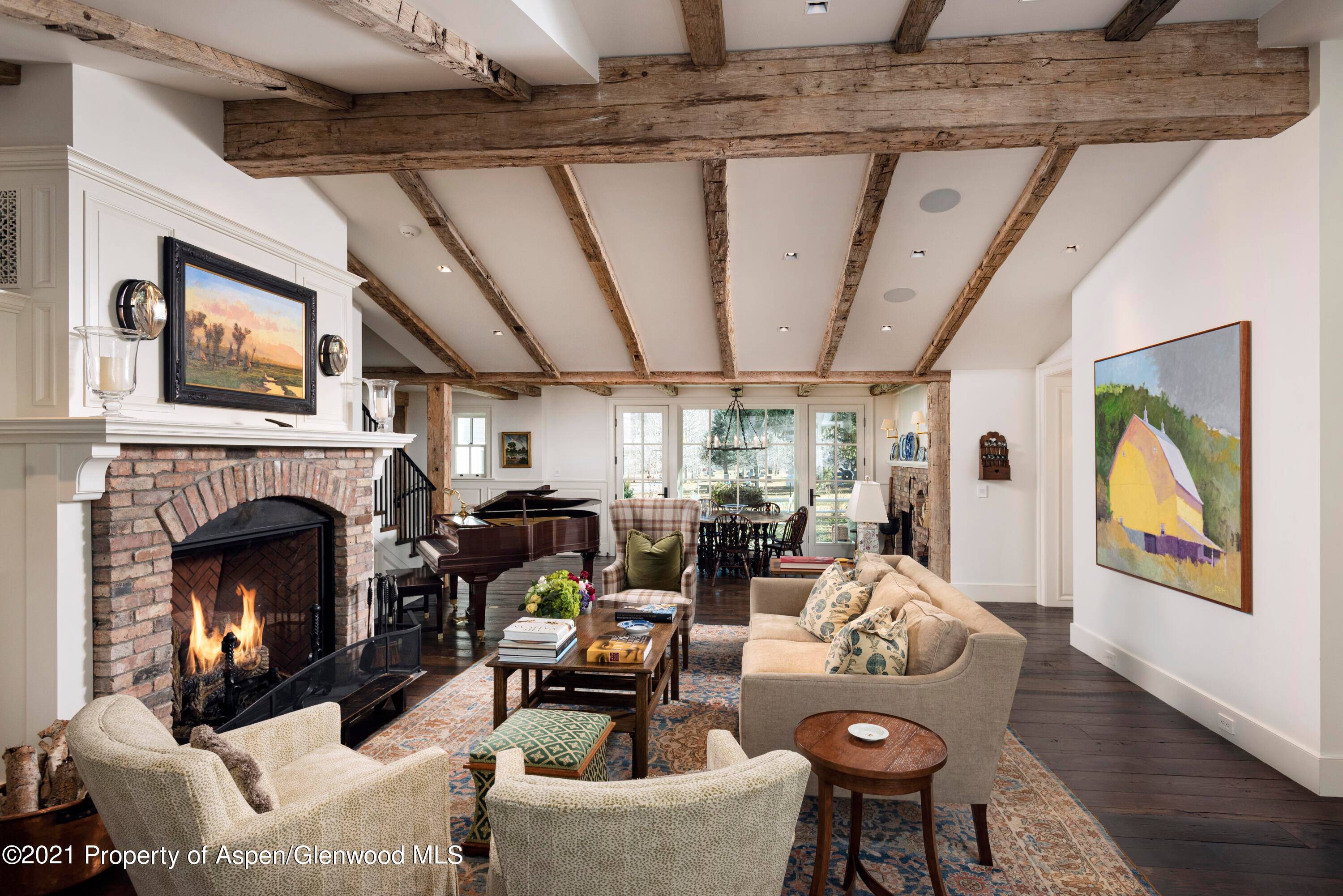 ''Civilized and lovely a little jewel box'' succinctly describes this 4, 950 square foot home featured in the Nov Dec 2021 issue of Mountain Living Magazine.