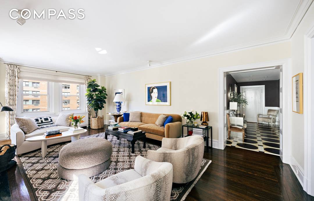 Beautifully renovated classic 7, offering three generously sized bedrooms and two full bathrooms in one of the Upper East Side's distinguished white glove cooperatives.