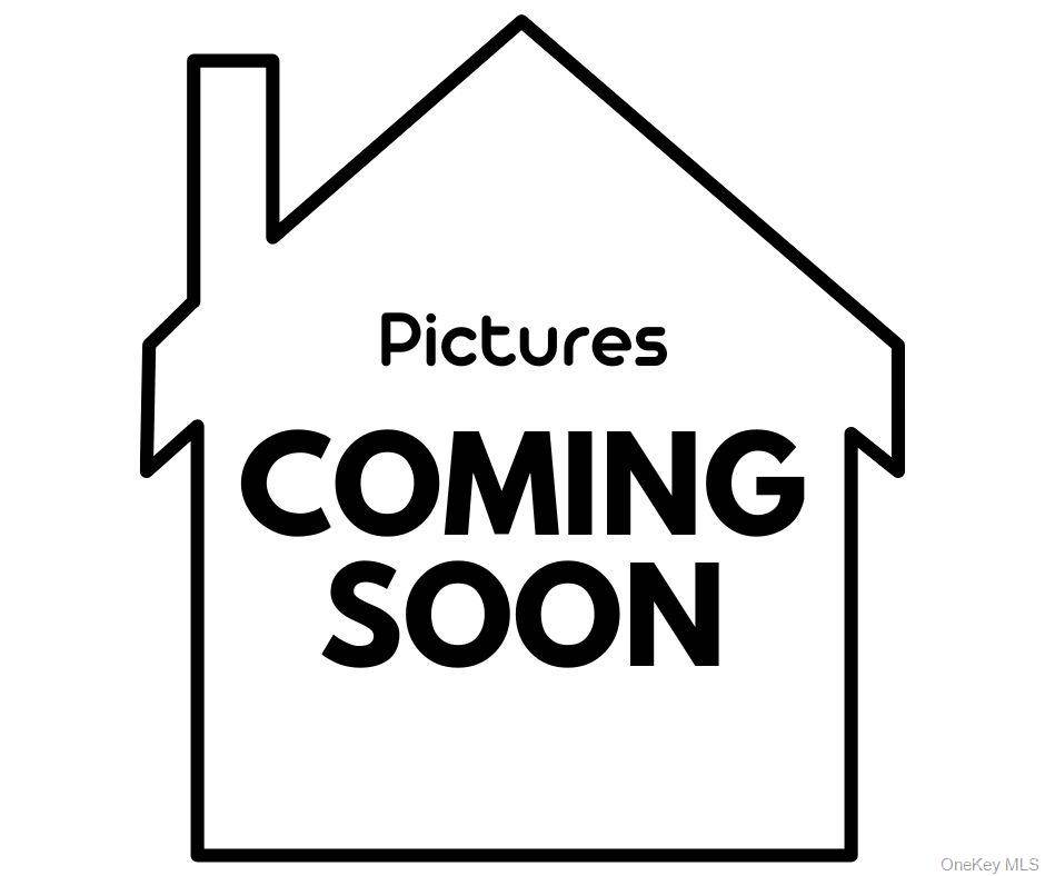 Housing Choice Vouchers Welcome Spacious 4 bedroom, 1 bath apartment located on the 3rd floor of a well maintained house in the heart of Jamaica.