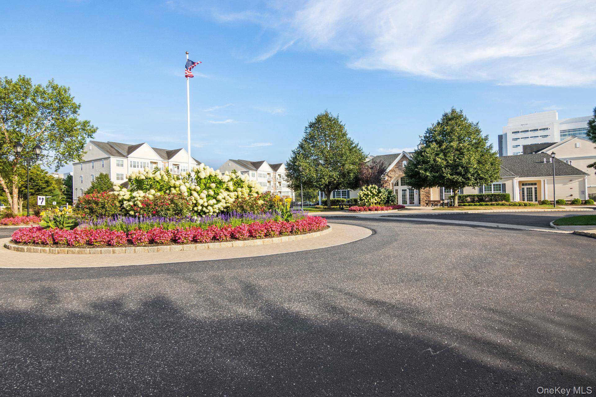 Beautifully Maintained 2nd Floor Redwood Unit in Courthouse Commons With Open Concept Featuring Full Kitchen W Stainless Steel Appliances, Breakfast Island, Washer Dryer, Spacious Living Room Dining Area, Master Bedroom ...