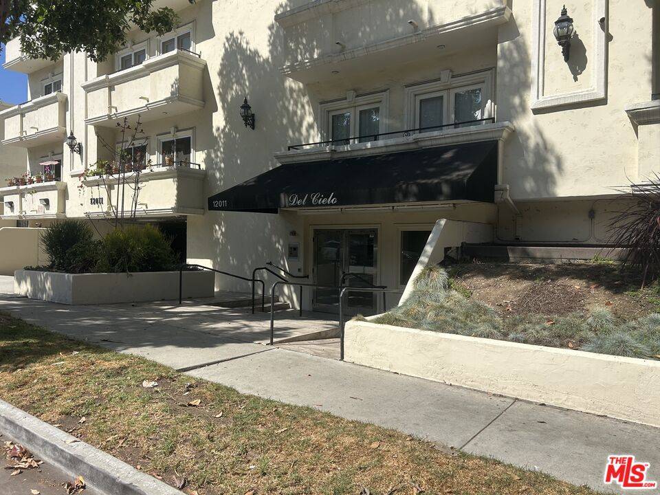 12011   Goshen Ave 2BR Brentwood La