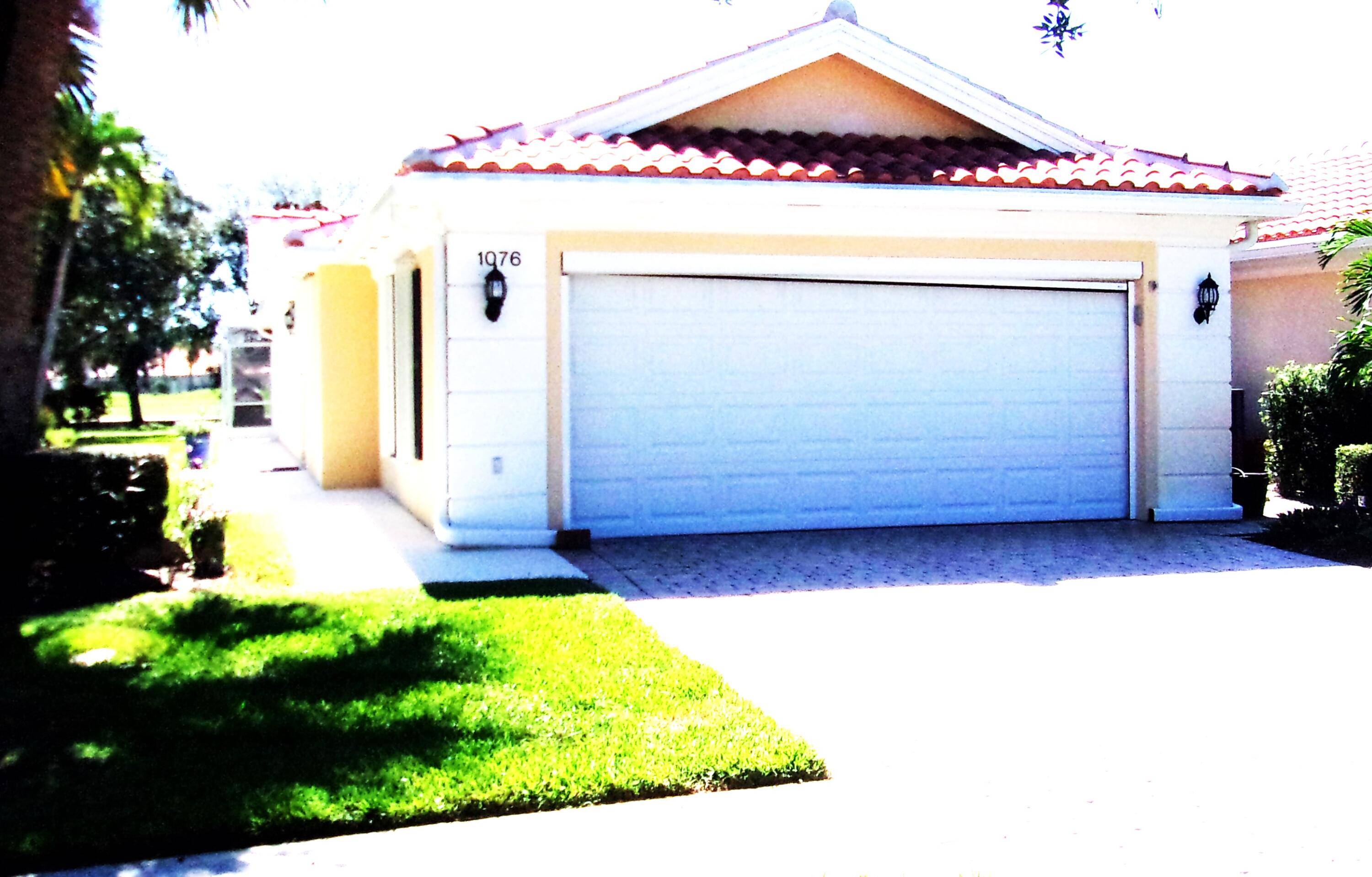 Owner has spared no expense in renovating this extended Capri floor plan in The Florida Club.