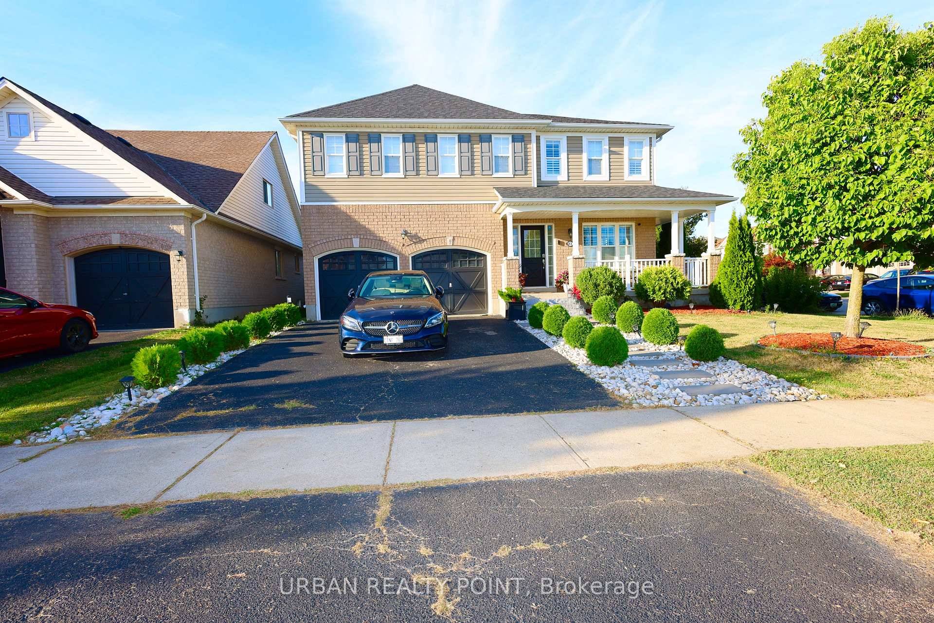 23 Jones Lane, Brantford Welcome to this beautiful 2 storey home in the desirable West Brant community, offering 4bedrooms, 2.