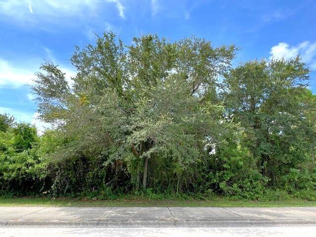 This Becker Rd lot is now available for your new Florida home !