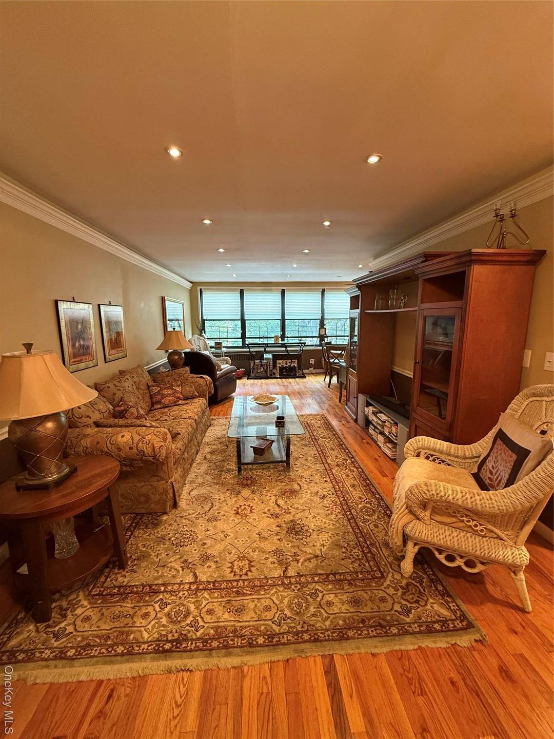 Welcome to this rarely available, spacious and bright top floor 2 bedroom 2 bath unit in a park like setting !