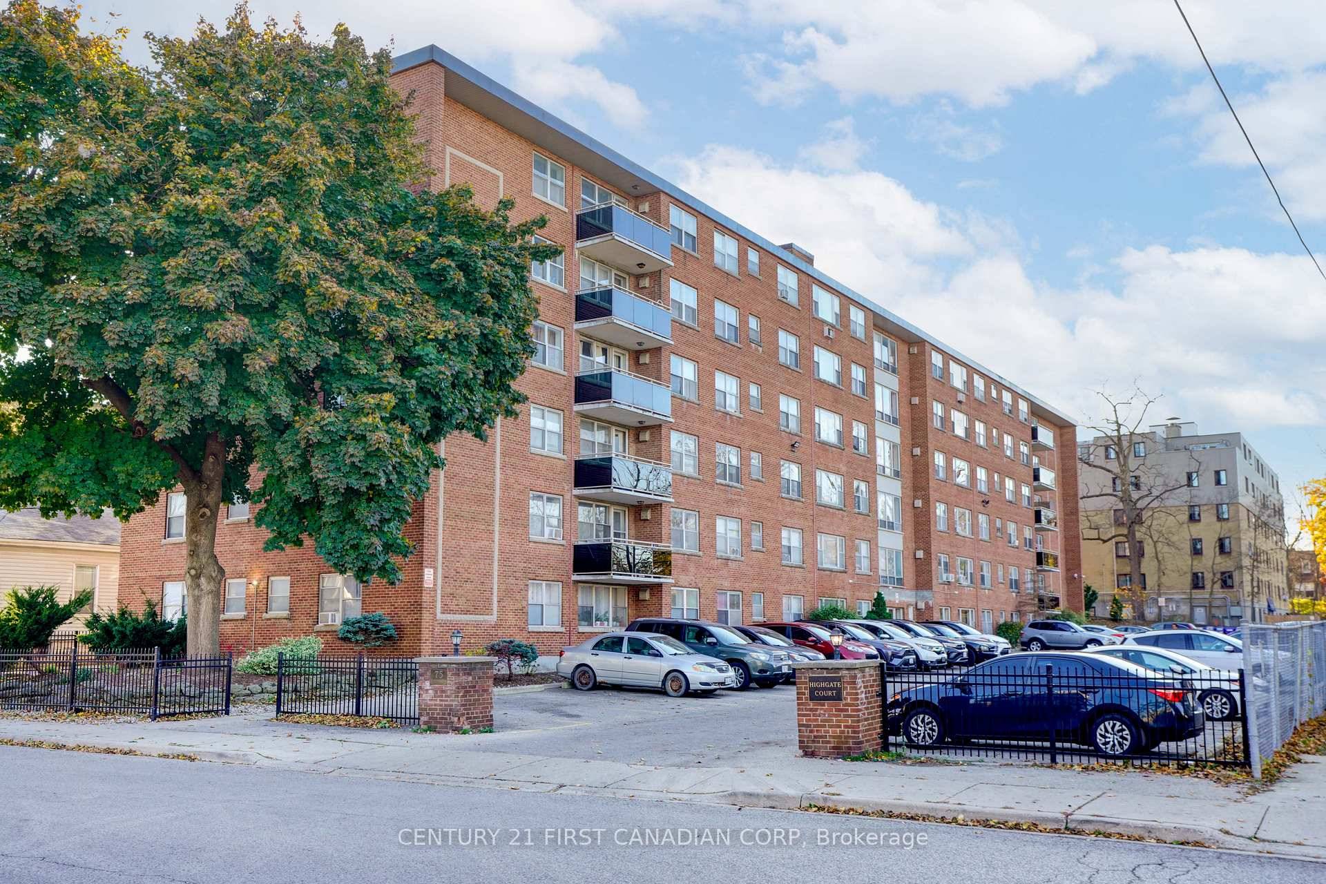 LIMITED TIME OFFER FREE PARKING amp ; 1 MONTH FREE for a Newly updated 2 Bed unit located close to downtown, Wortley Village in Old South London.