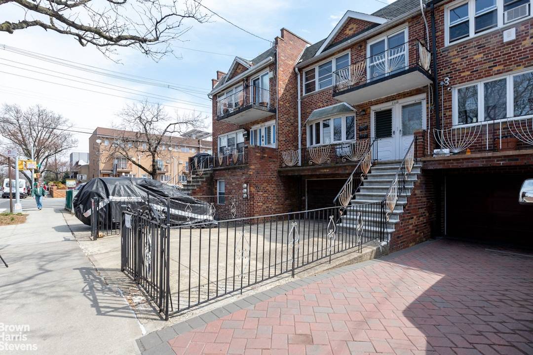 Rare Opportunity in Canarsie, Brooklyn Spacious Two Family Brick Home This exceptional 2, 800 sq.