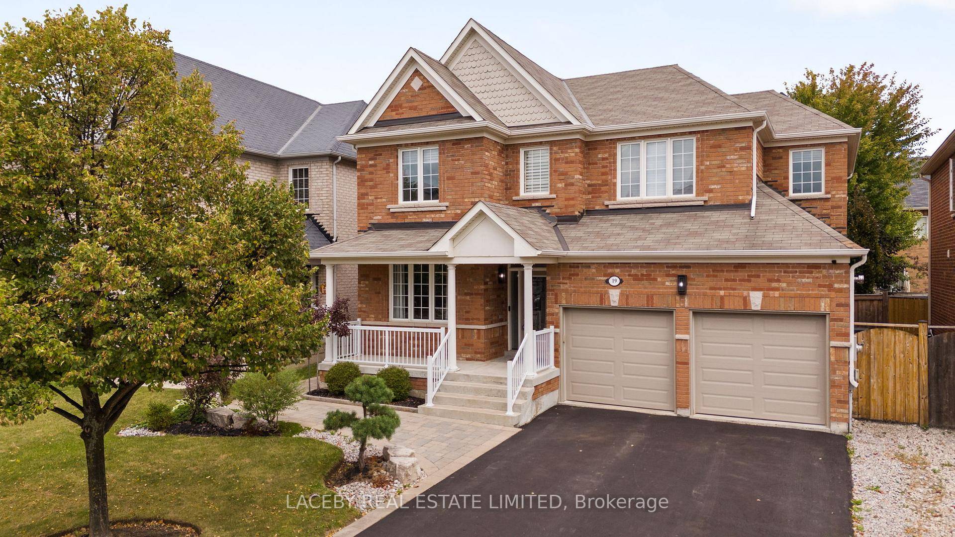 Beautiful 4 Bedroom, 4 Bathroom Home in Dreamfields Subdivision.