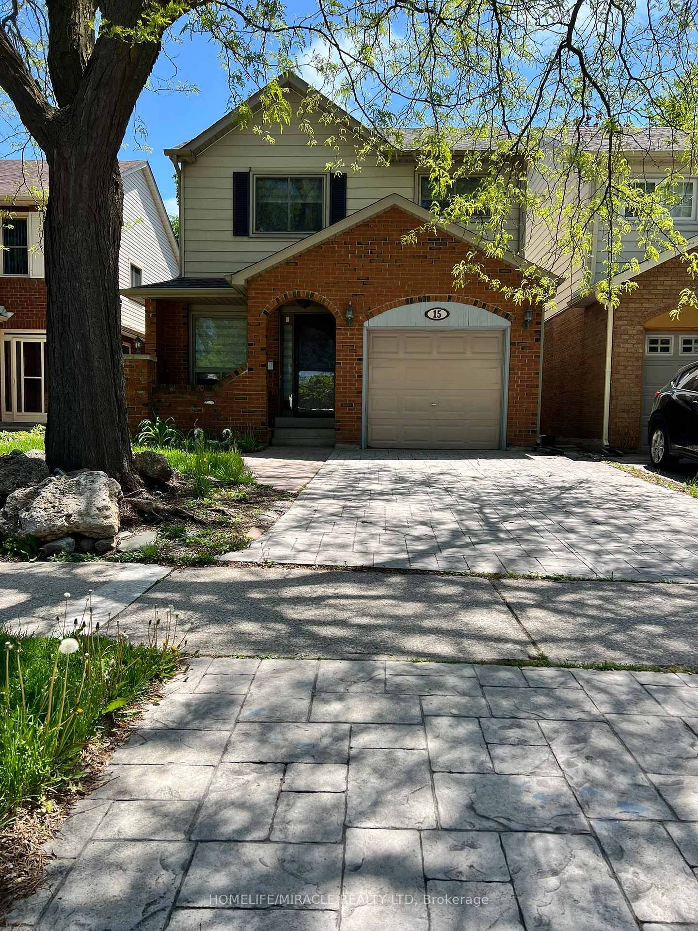 Great Location ! Beautiful 5 Level Backsplit located on A quiet family oriented street.