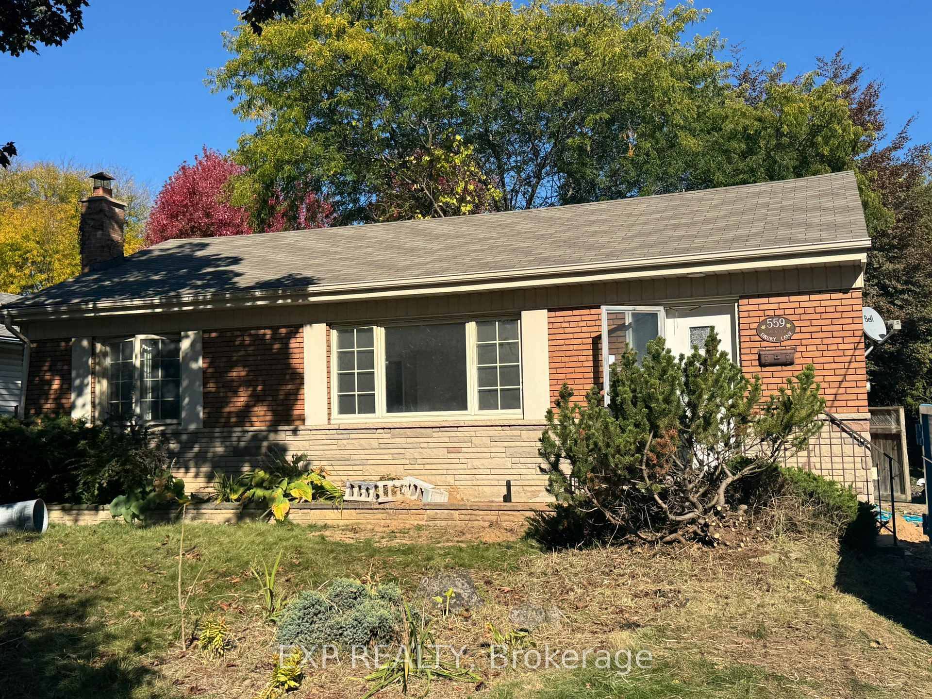 Just Listed For Lease ! Upgraded 3 Bdrm amp ; 1 Washroom Bungalow Main Flr Only.