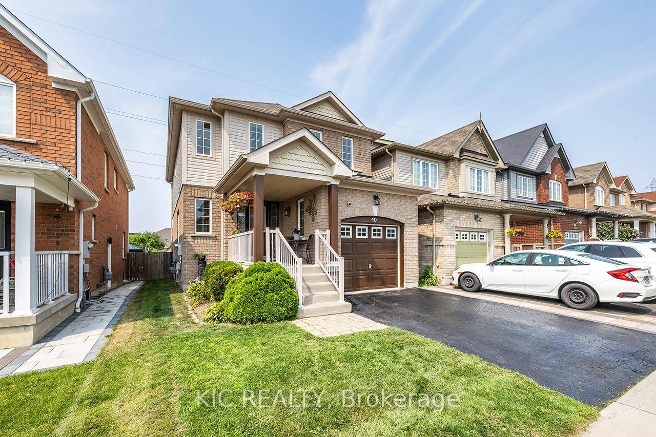 Welcome to 40 Puttingedge Dr, an inviting and well maintained 3 bedroom, 3 bathroom family home in the sought after Rolling Acres community of North Whitby.