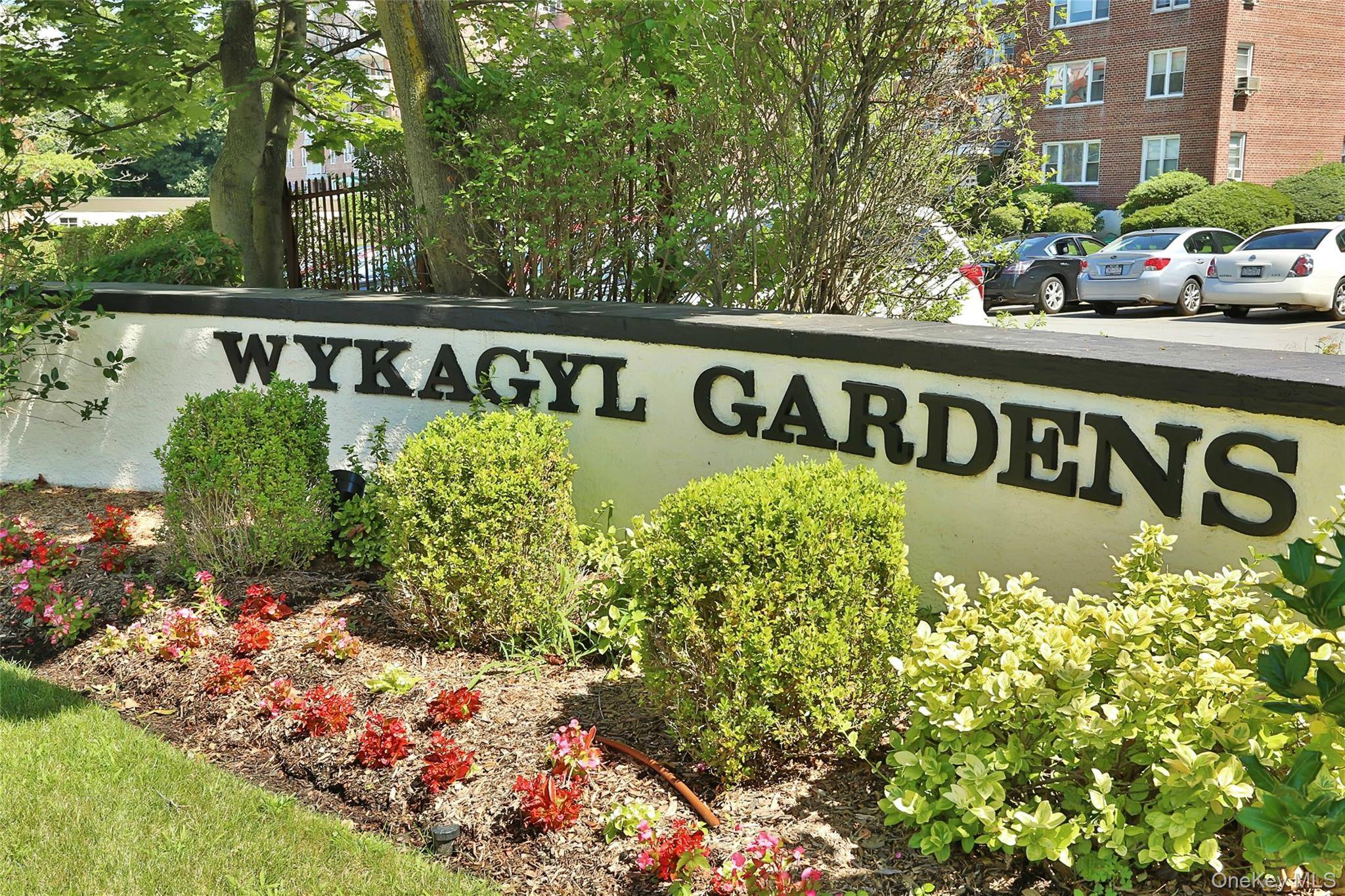 Great opportunity ! Lovely 1, 535 sq ft 2 Bedroom 2 Bath cooperative is waiting for you !