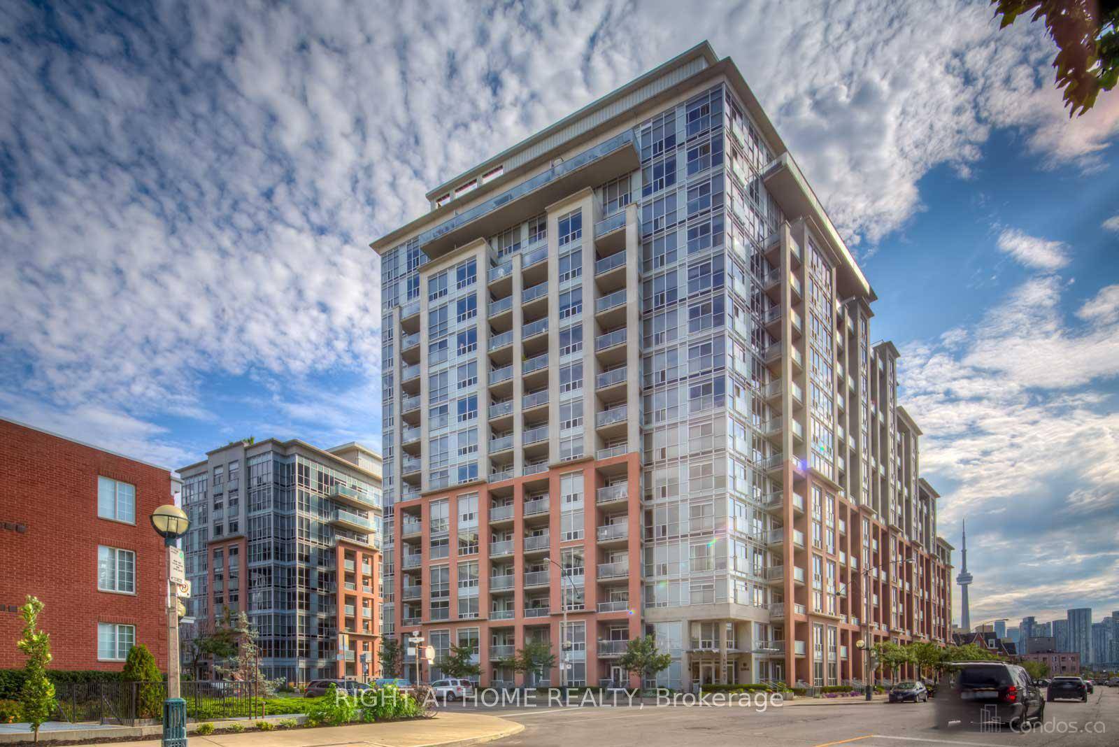 Fabulous 2 Bd 2 Bath Corner Unit In Downtown's Trendy King West District.