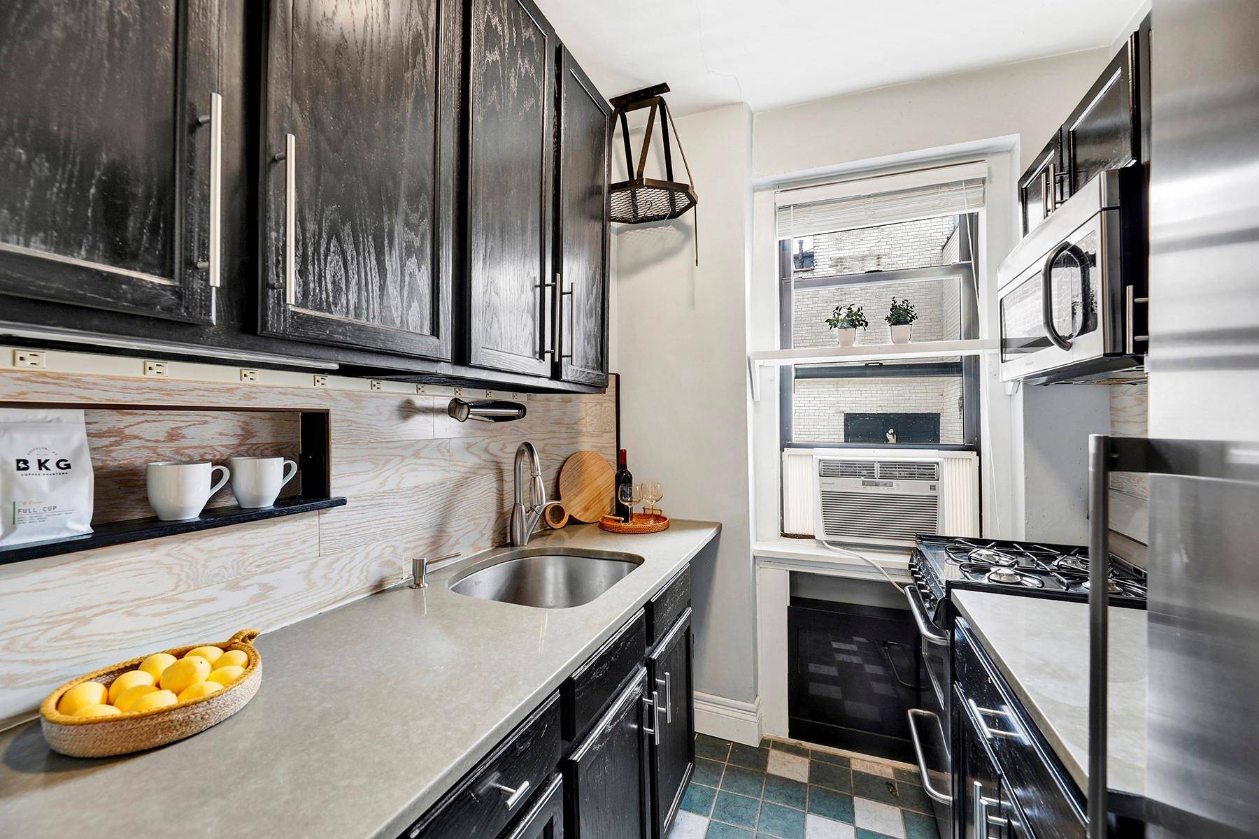 Stylish Studio Living in Prime Prospect Lefferts Gardens !