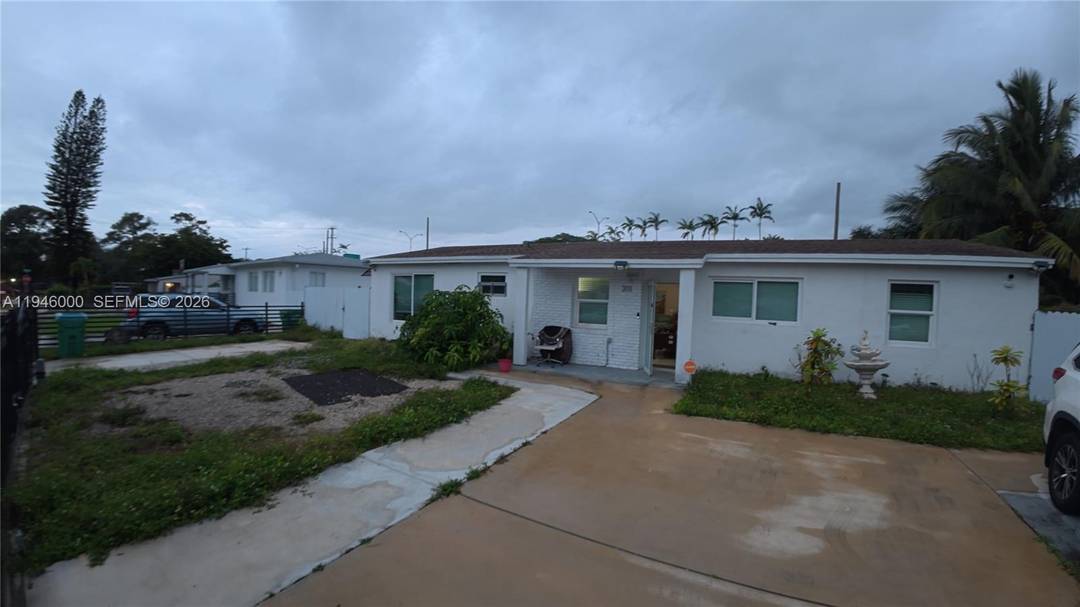 Income producing single family home in the heart of Miami Gardens !