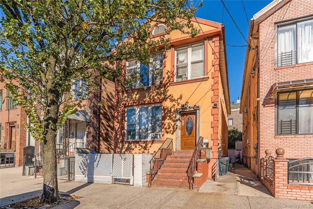 Great Investment Opportunity in Brighton Beach !