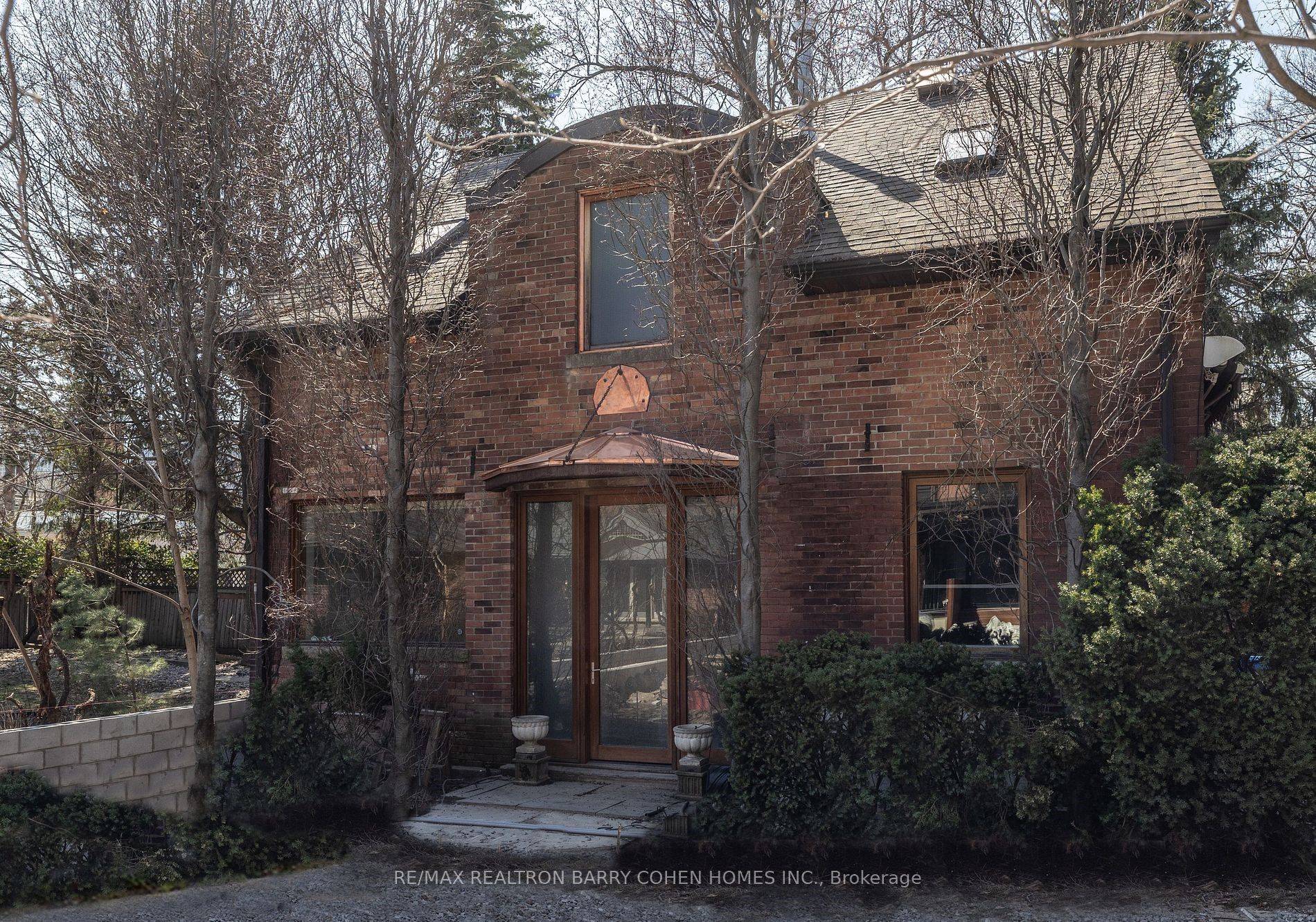 Incredibly rare coach house in the heart of South Rosedale.