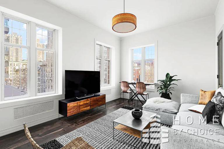Welcome to The Village Landmark at 10 Fifth Avenue, perfectly located at the corner of charming Eighth Street in the heart of Greenwich Village.