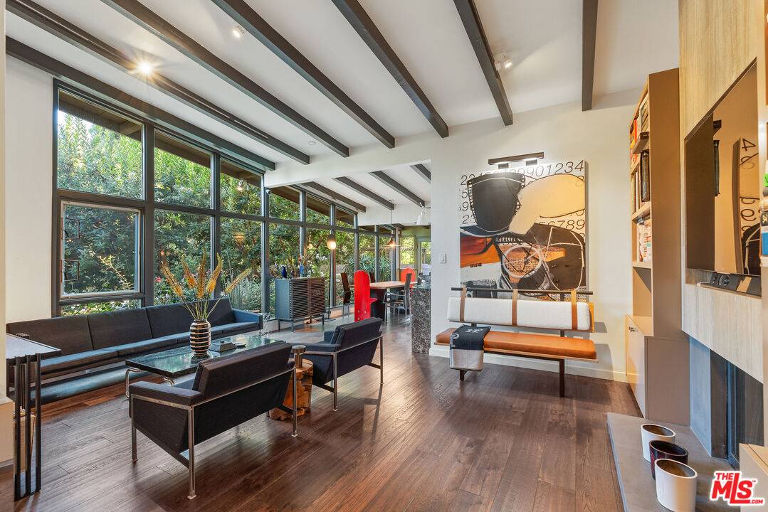 8581 Appian Way 2BR Hollywood Hills East La