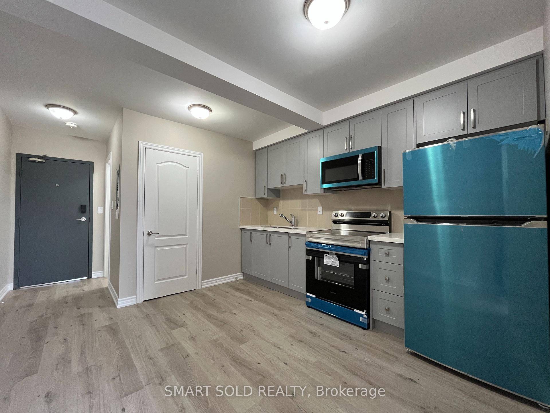This upper level 1 Bedroom apartment is located in the vibrant Donlands amp ; O'Connor neighbourhood.