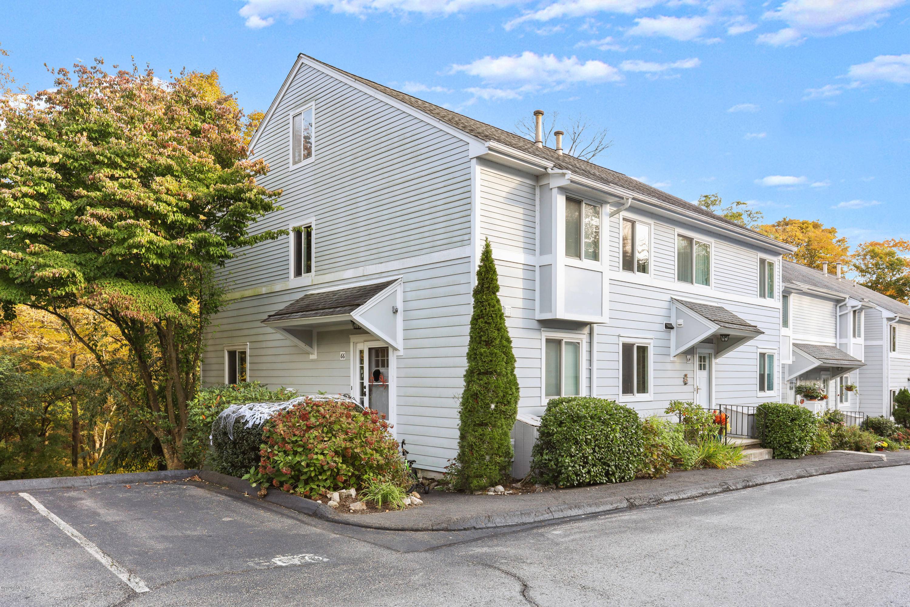 Renovated corner unit in this convenient Riverside association of Silo Hill.