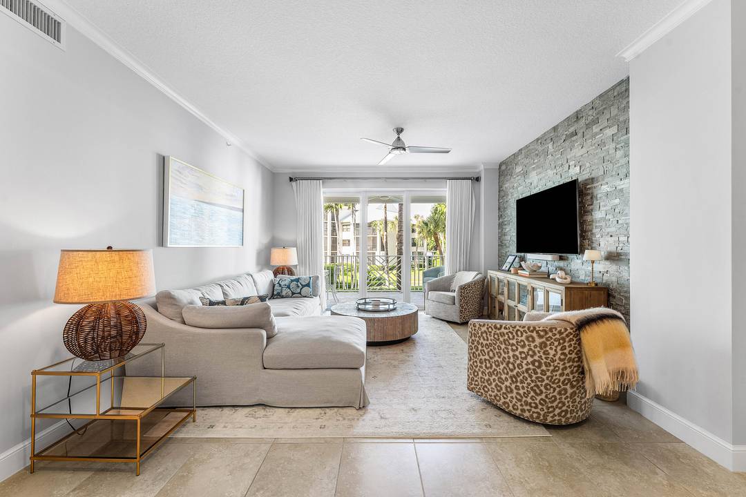 Annual or Seasonal Lease Opportunity at Bay Colony Juno Beach !