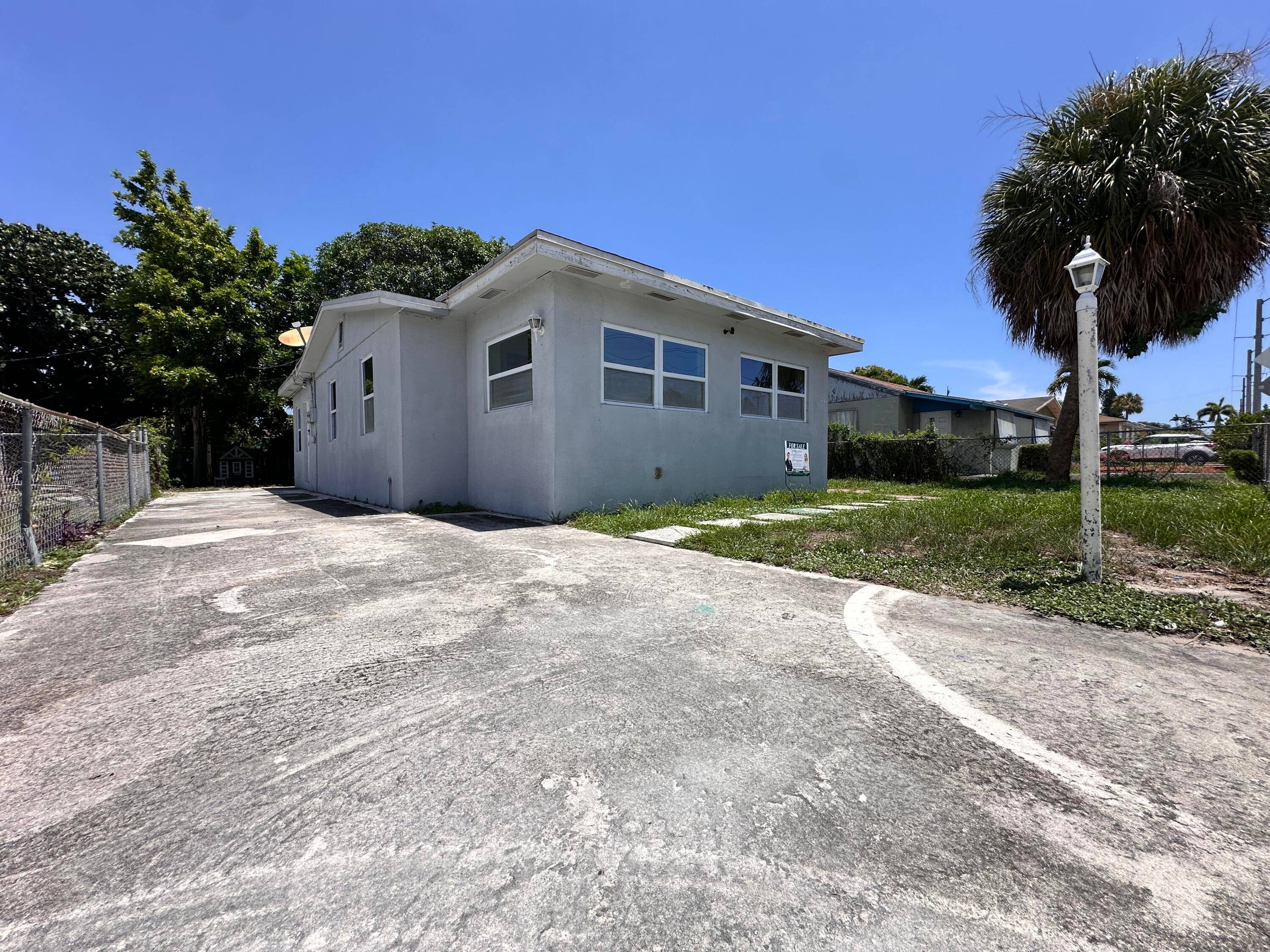 Discover the perfect blend of comfort, convenience, and value in this beautifully updated home !