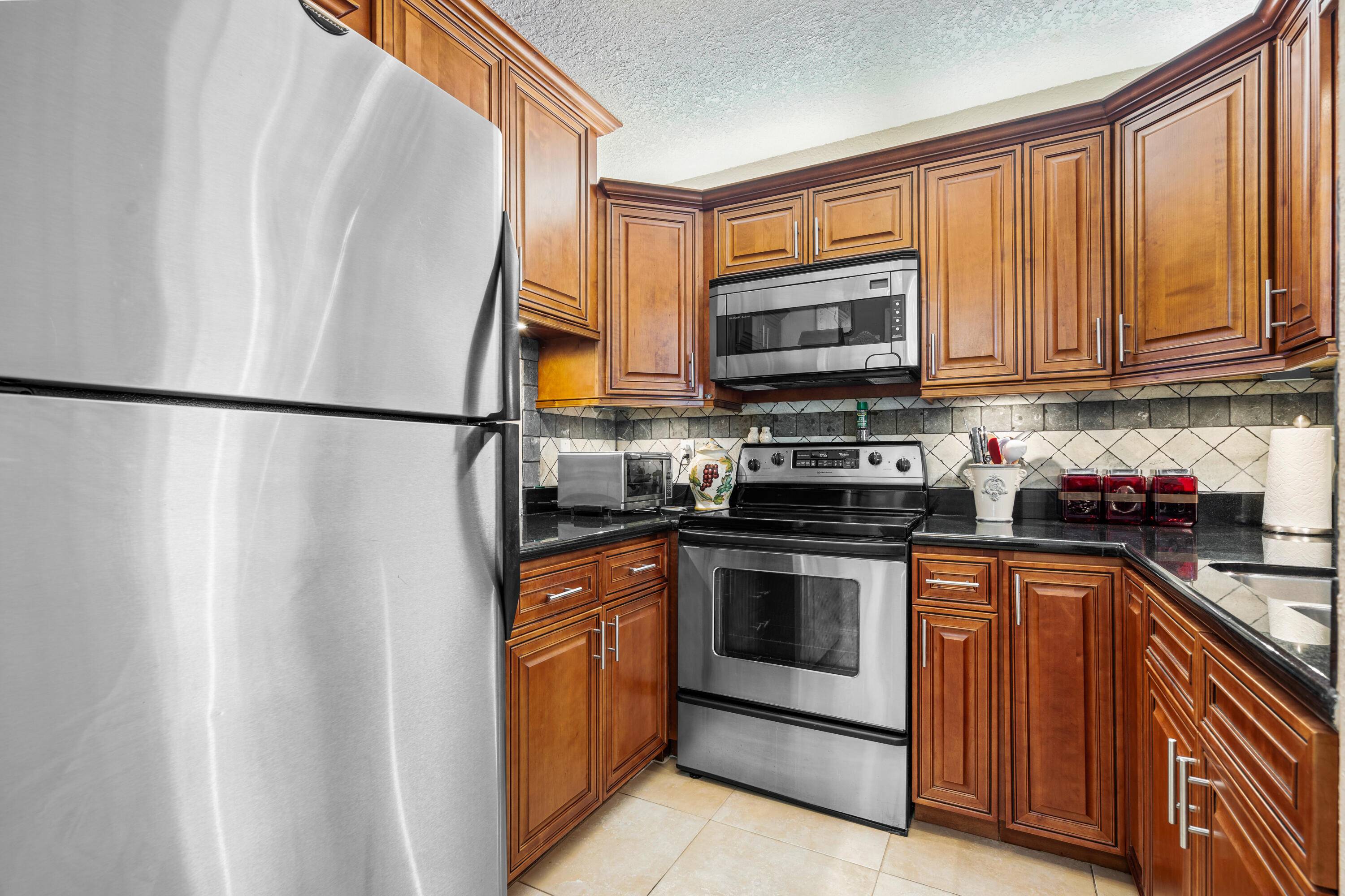Beautifully Updated Condo in a Prime 55 Community !