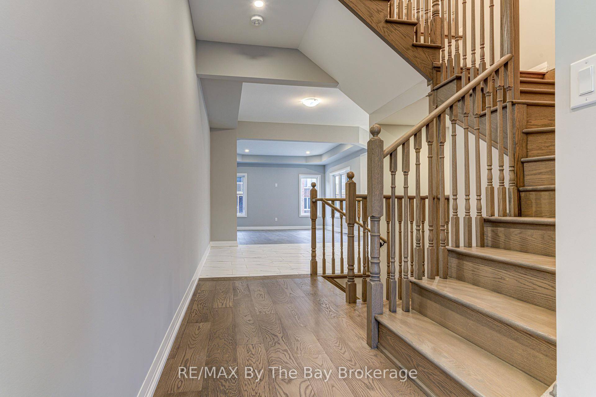 For Lease ! Welcome to 61 Federica Crescent in sought after River's Edge Community !