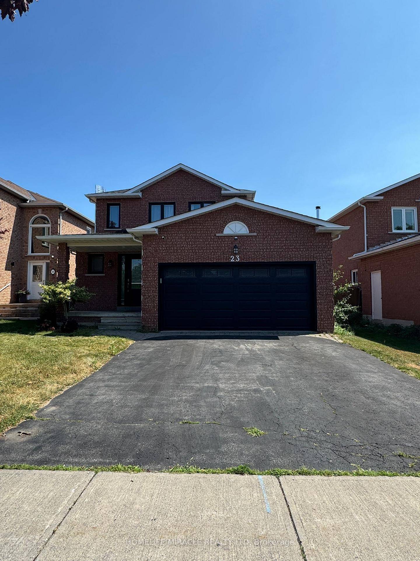 Bright And Spacious 3 Bedroom Home In Desirable Location amp ; Family Friendly Neighborhood !