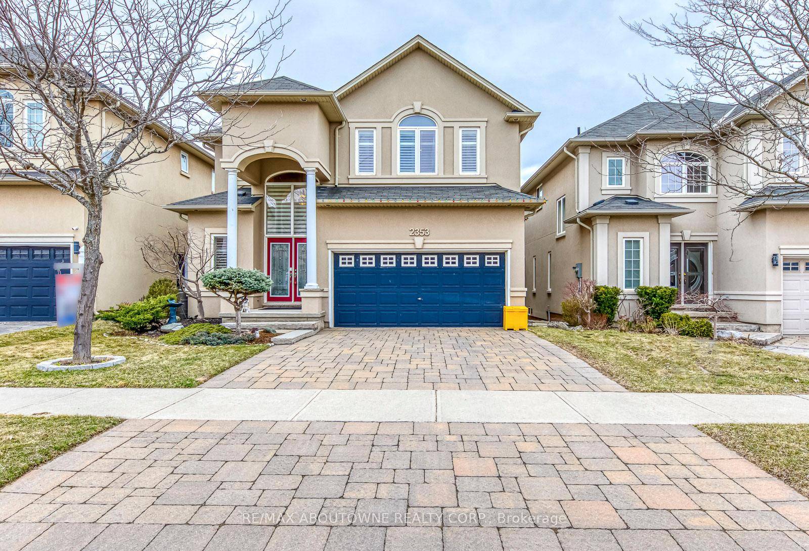 Luxury Landmart Home In Westmount !