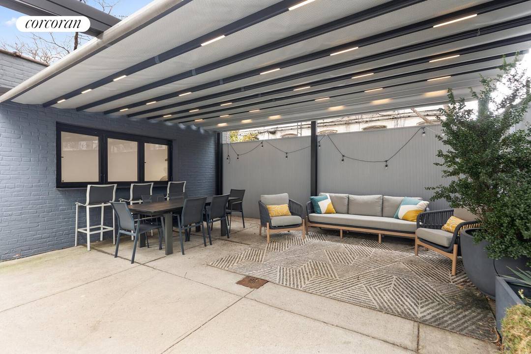 STUNNING FULLY RENOVATED DITMAS PARK ONE FAMILY HOME WITH PRIVATE PARKING amp ; RESORT STYLE OUTDOOR LIVING !