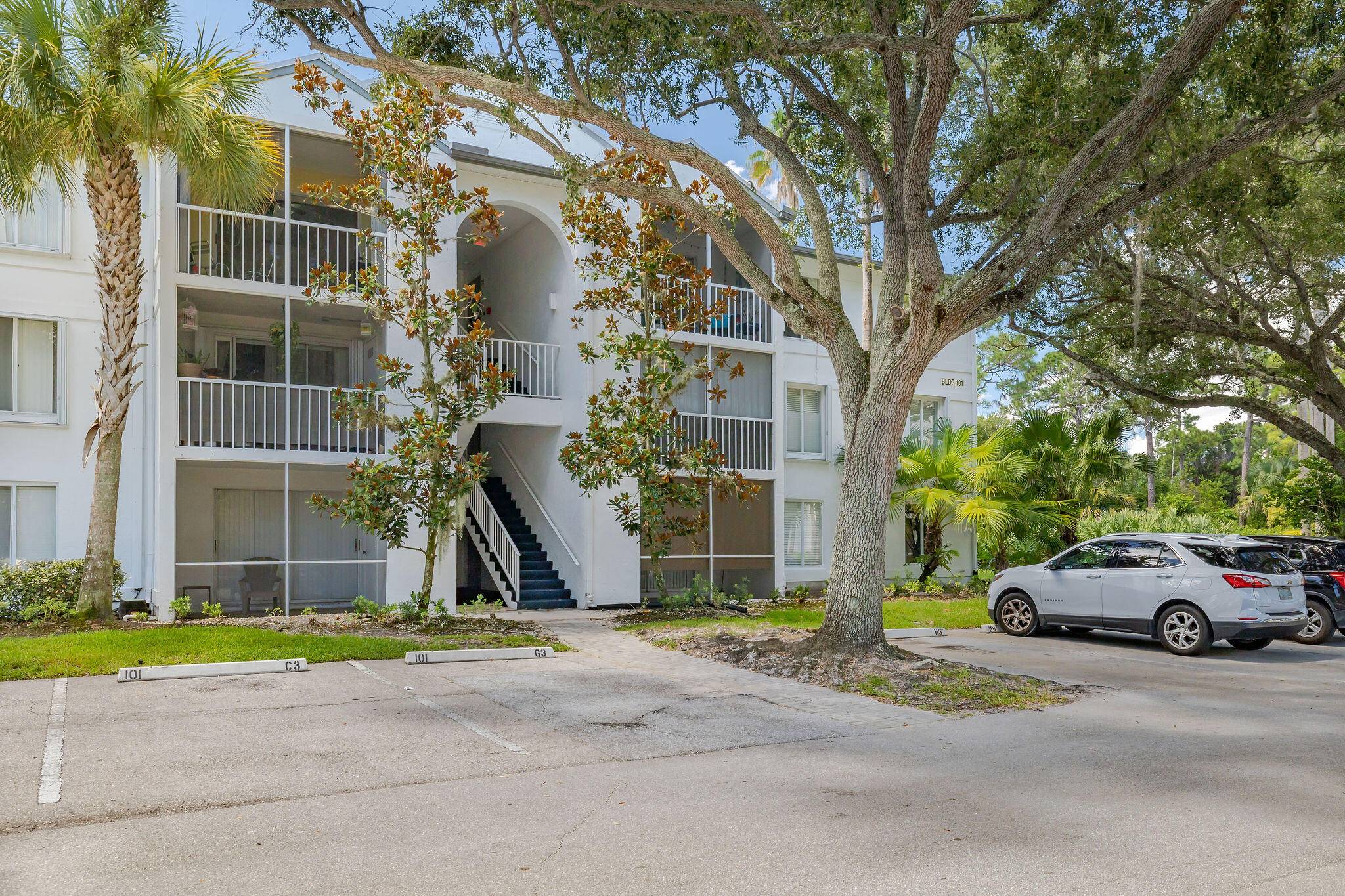 2500 SE Anchorage Cove Condo Palm Beach