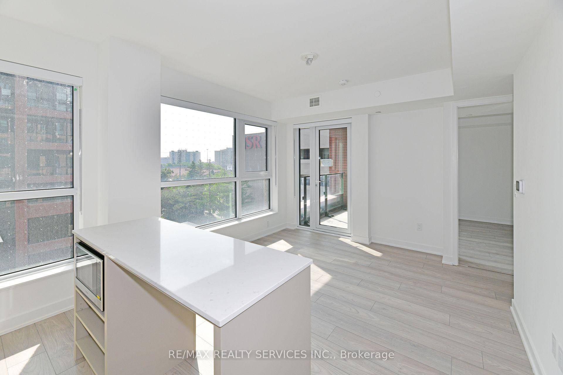 Welcome to the Express Condos in Clanton Park !