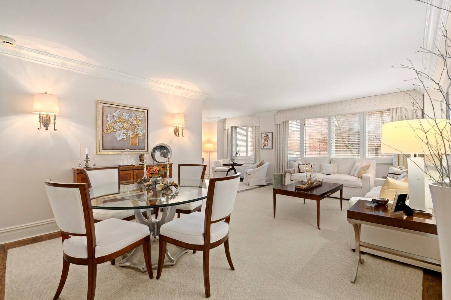 Welcome home to Central Park right outside your door, this stunning 2 bed 2.