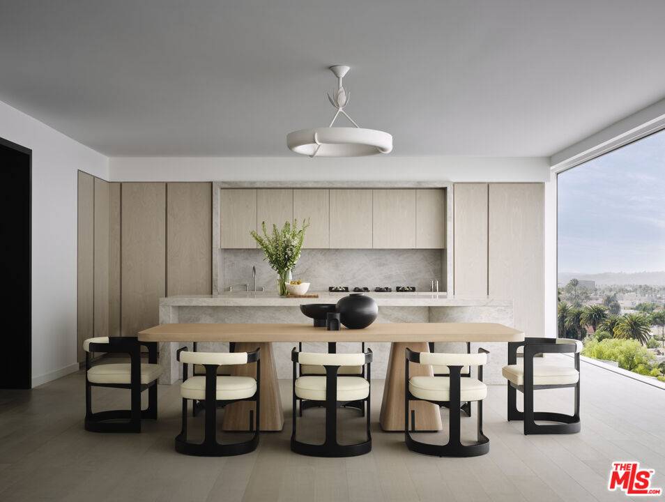 9200  Wilshire Blvd 3BR Beverly Hills La
