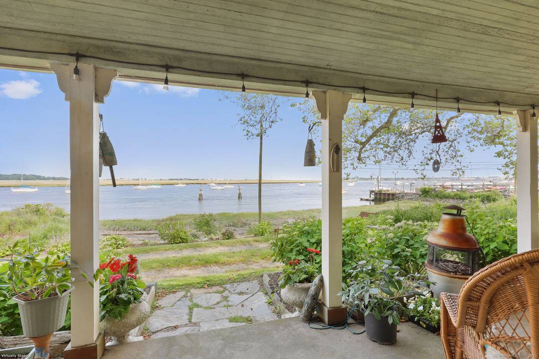 Welcome to Cottage By The Sea, a charming colonial home steeped in history and once a gathering place for talents of the Shakespeare Theater.