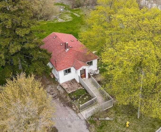 Very Private 2 Bedroom Detached Home In The Prestigious Fairport Spruce Hill Area Sitting On A Large 128' X 197' Private Lot Surrounded By Lots Of Trees And Greenery Backing ...