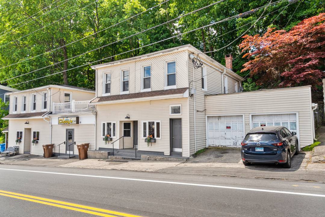 364 Coram Avenue is a 6, 288 sq.