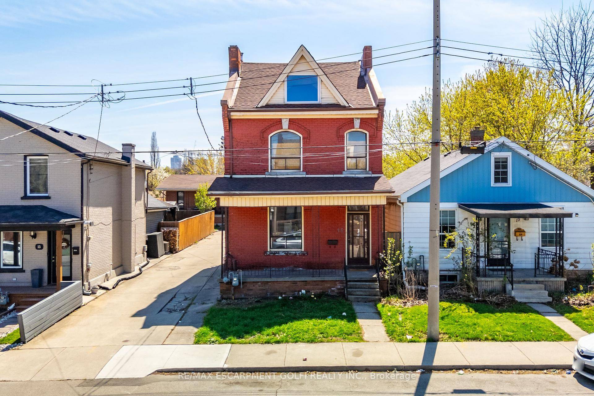 Discover the perfect blend of historic charm and urban convenience in this beautifully preserved century home, ideally located within walking distance to Hamilton Bay marinas and the vibrant downtown restaurant ...