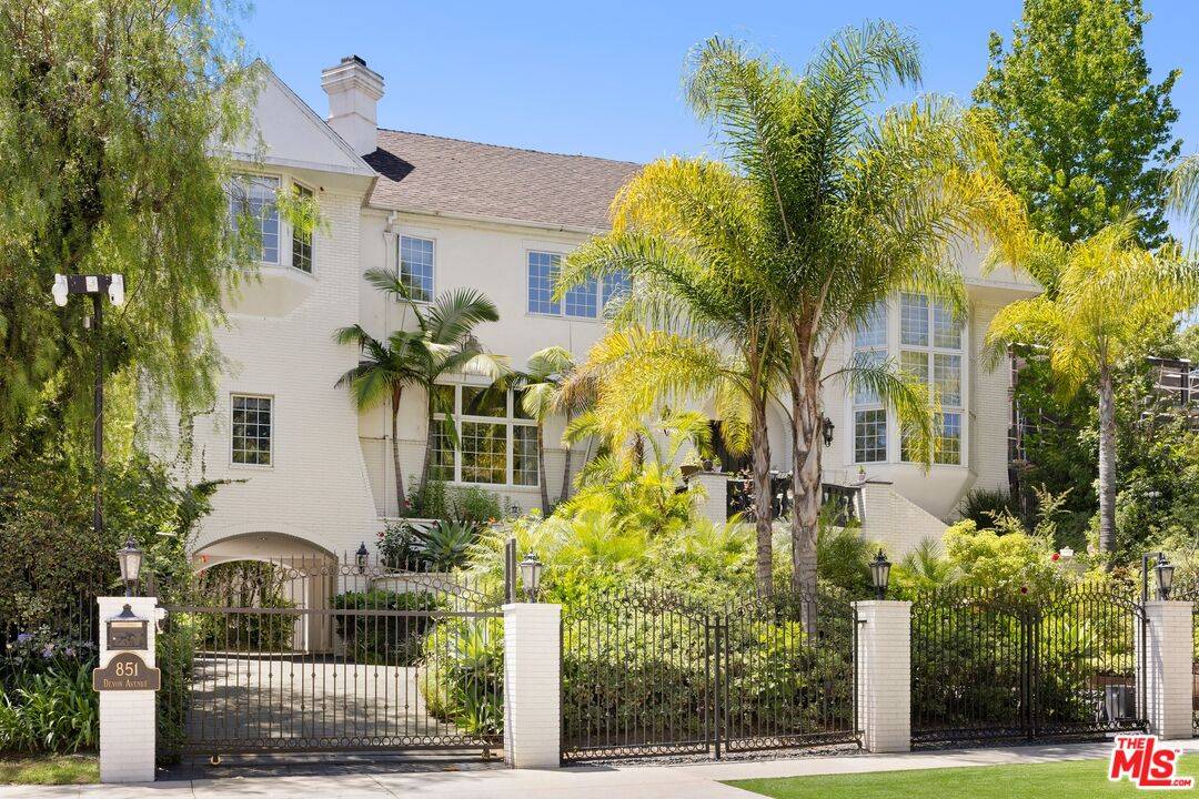 851 Devon Ave 5BR Westwood La