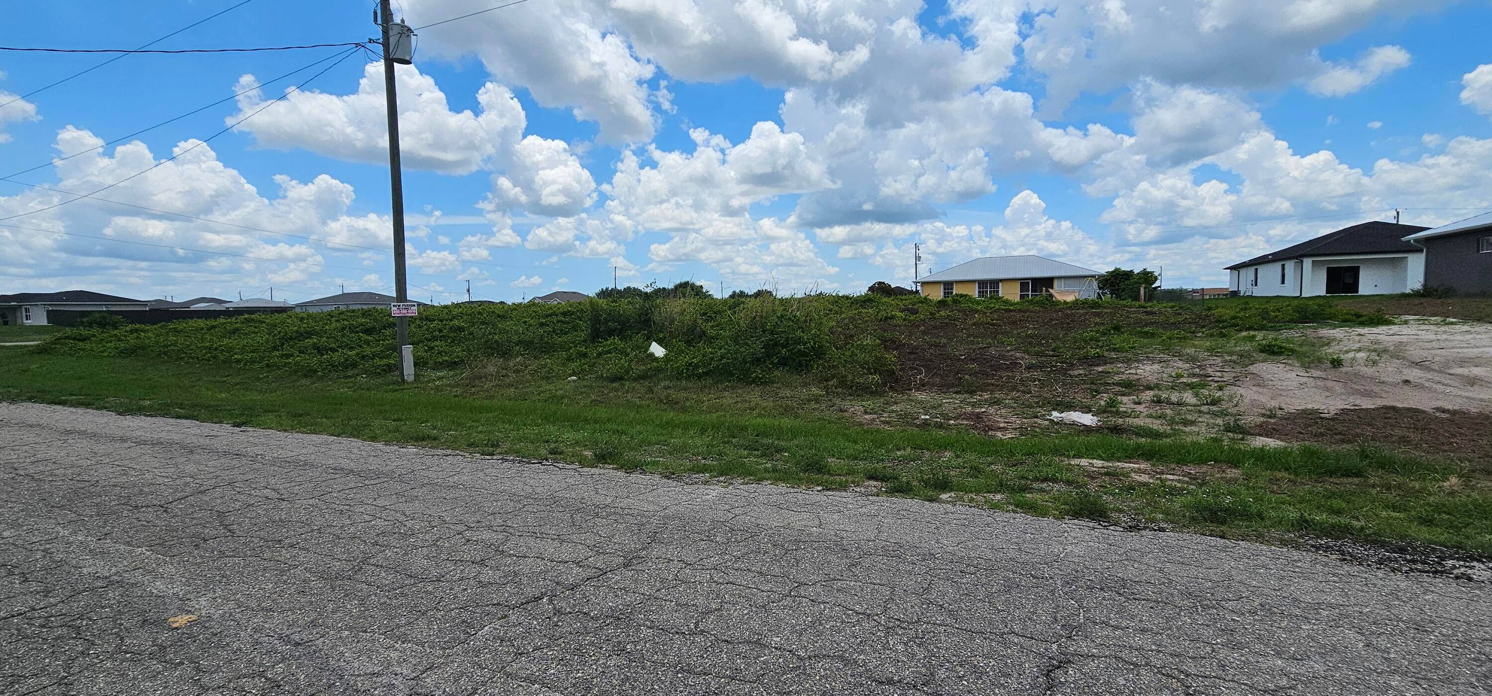127775 ; Prime Vacant Lot in a Thriving Growth Area Endless Potential Awaits !
