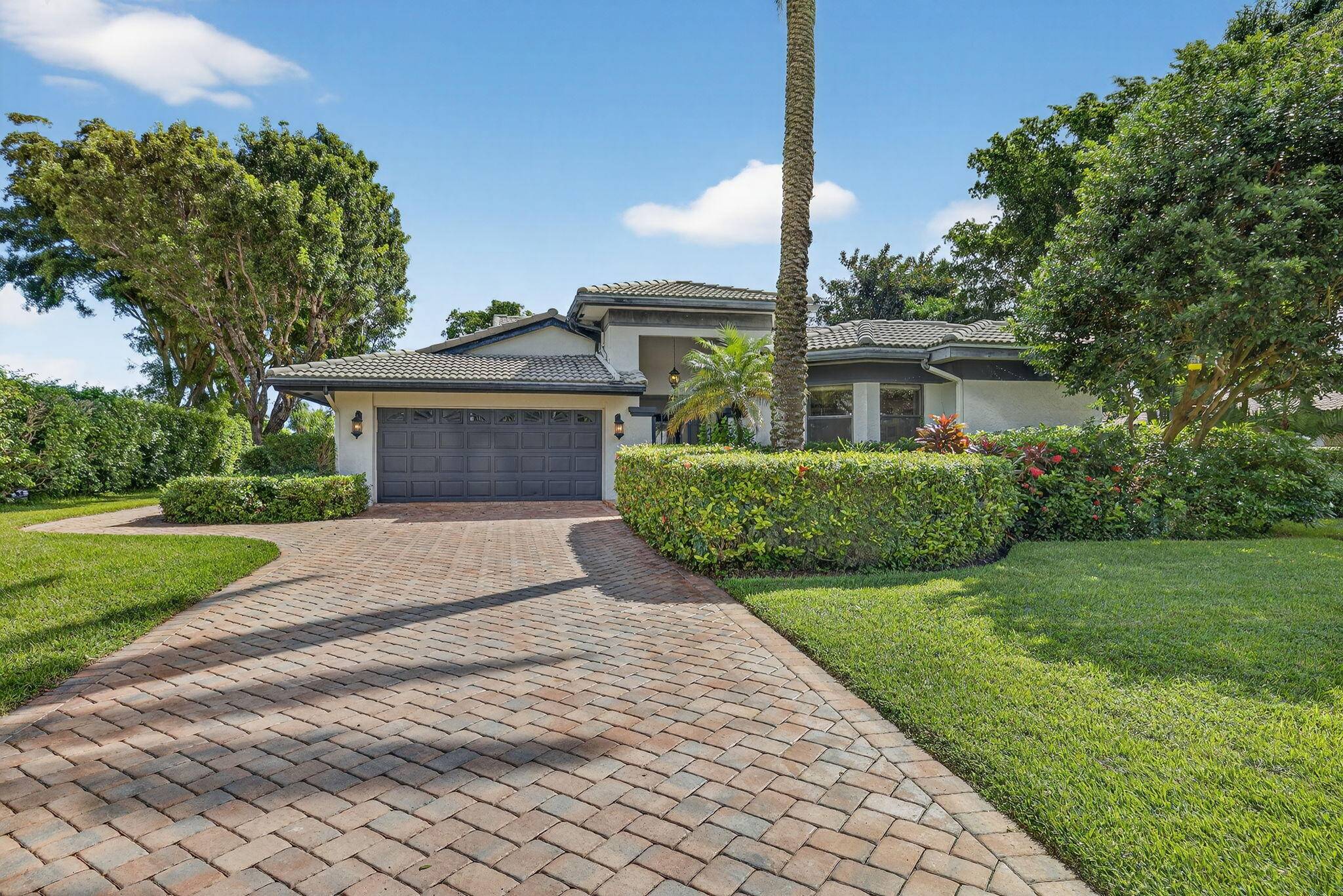 A beautiful Courtyard entrance and amazing 5 acre lake golf views provide a most serene setting to this custom home set on 1 2 acre, with a perfect floor plan, ...