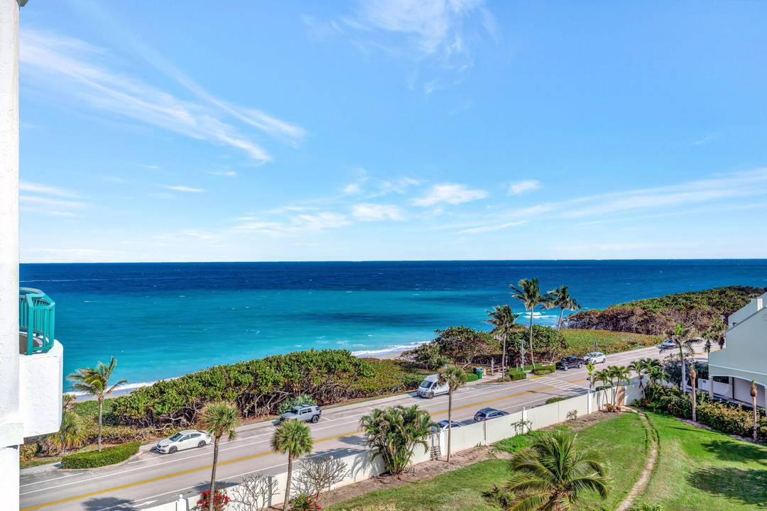 Spectacular Oceanfront Penthouse Living 2000 South A1A 603, Jupiter, FL Welcome home to your own piece of paradise at this stunning penthouse condominium in Jupiter's sought after oceanfront community.