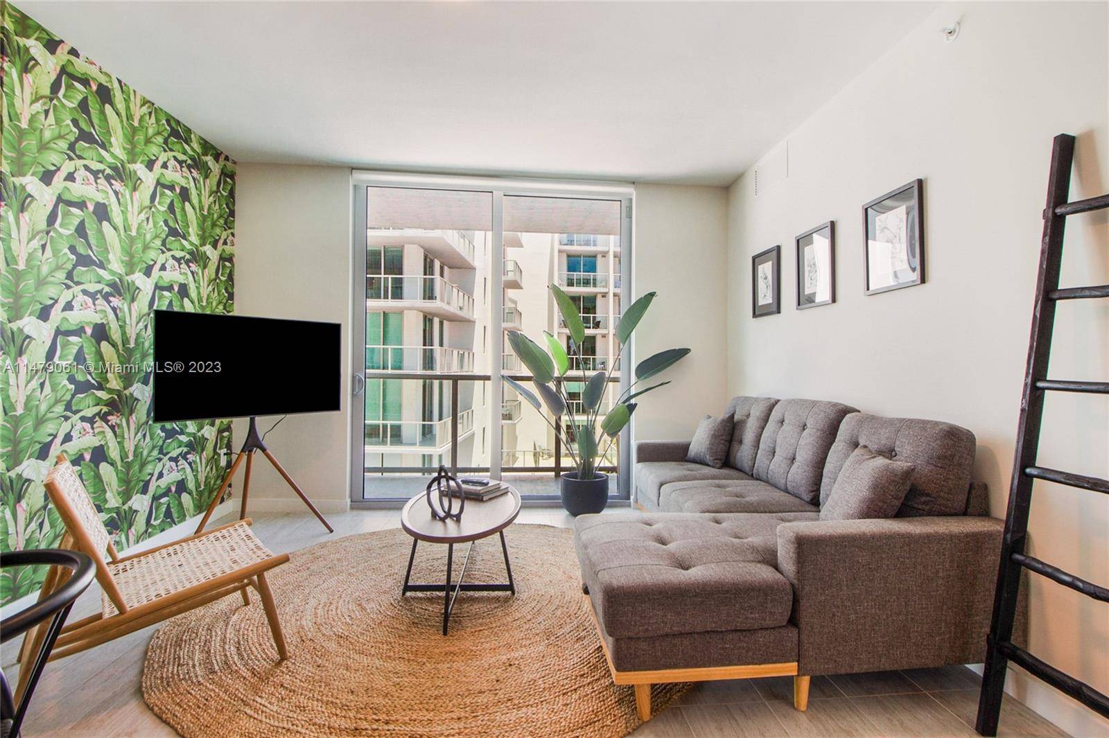 AMAZING OPPORTUNITY BEAUTIFUL 1 BED CONDO IN ONE OF THE NEWEST CONDO BUILDINGS IN THE MIAMI DESIGN DISTRICT, ONLY 15 MIN AWAY FROM AIRPORT AND BEACH.