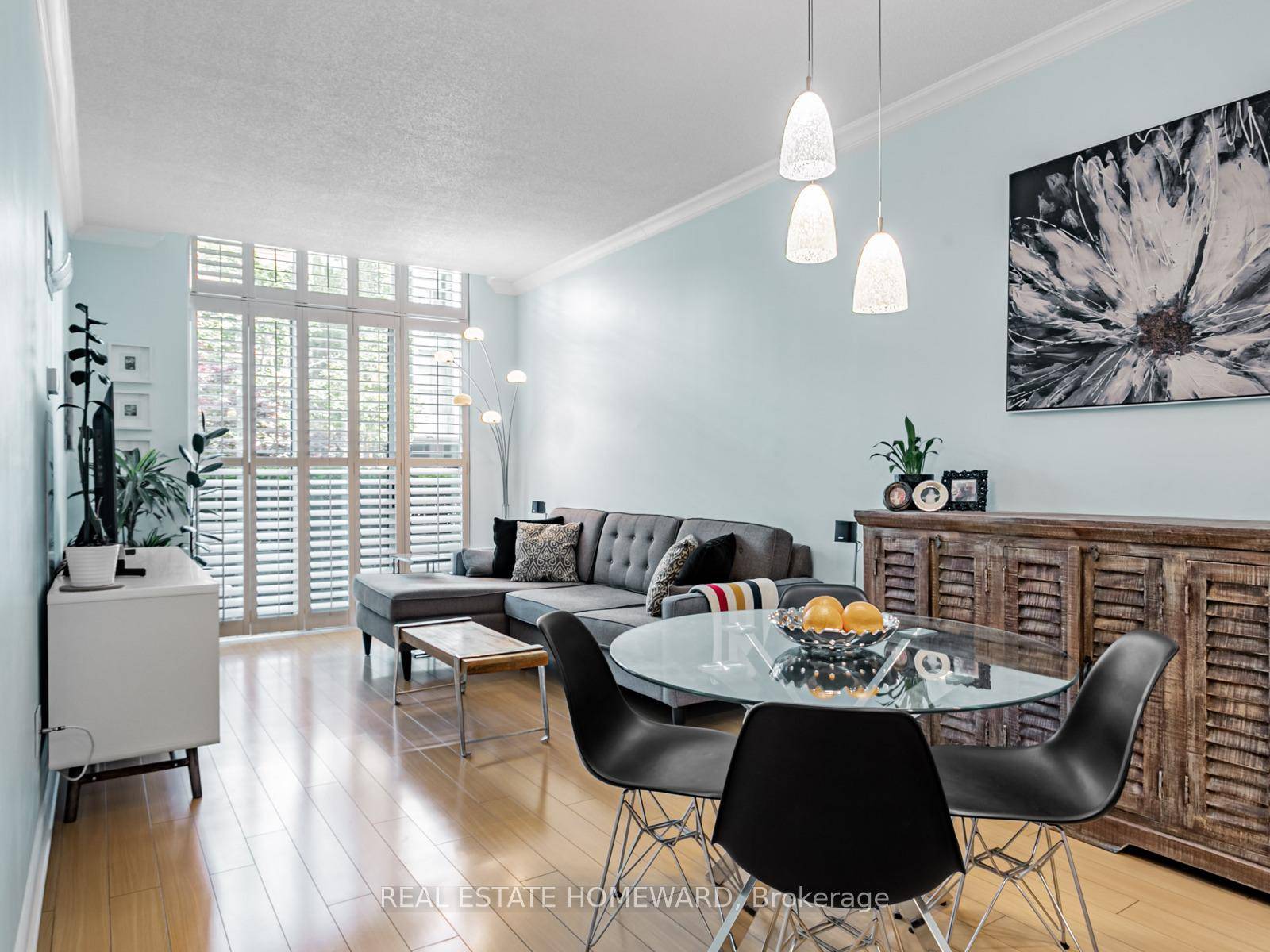 Stylish 1 Bedroom Den Condo w Private Terrace in Midtown, Davisville Village.
