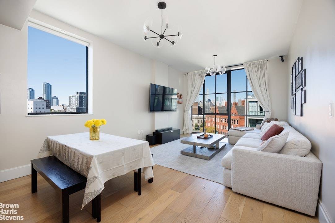 Large 3 bedroom with Floor to ceiling Windows A spacious and quiet 3 bedroom unit with stunning Manhattan skyline backdrop is now available for sale.